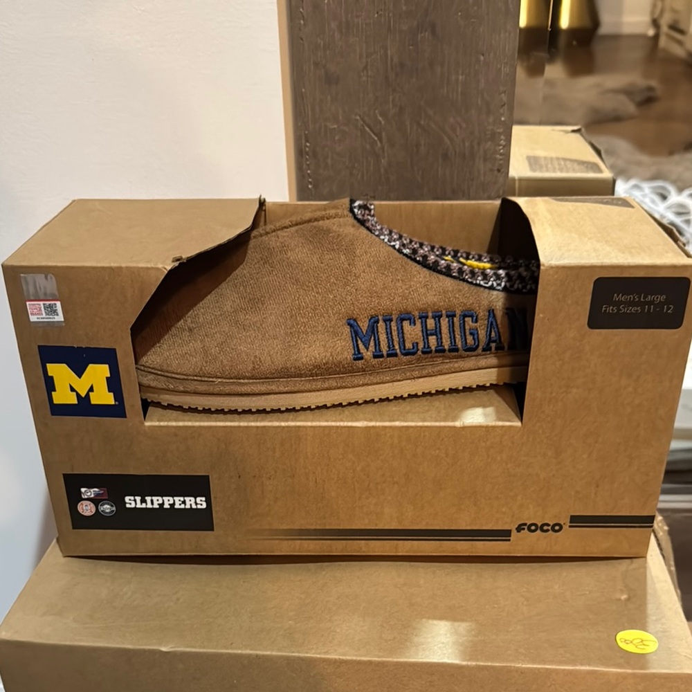 Michigan Men's Slippers - Brown